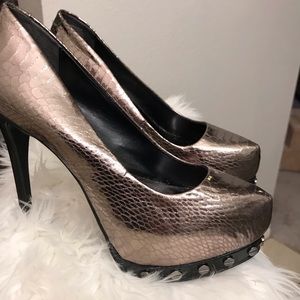 Vera Wang women stilettos